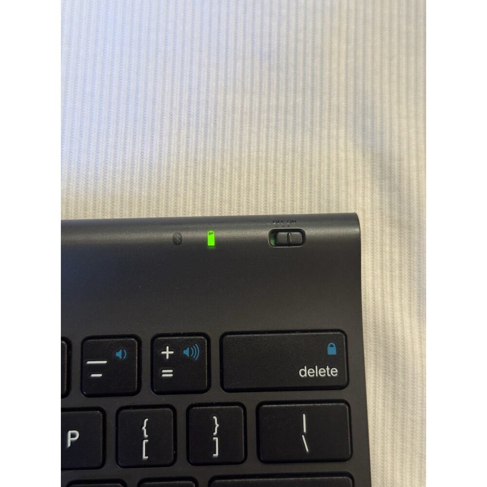 Logitech Wireless Keyboard (Tablet Keyboard For iPad) - Picture 4 of 13